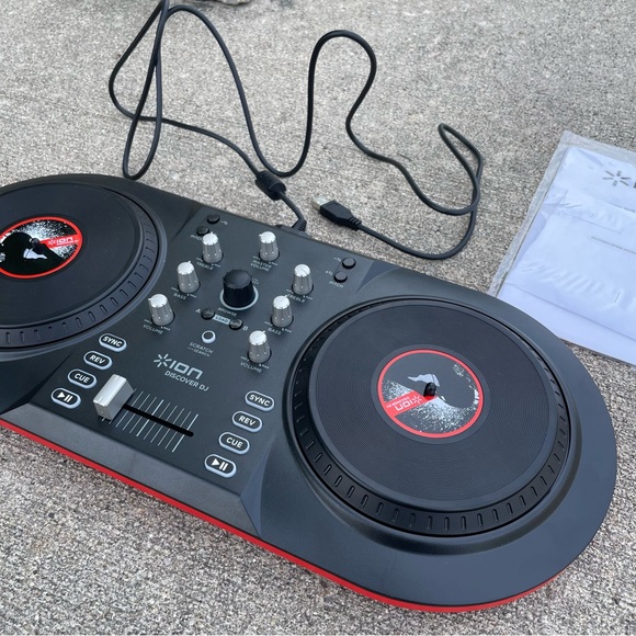 Ion Discover DJ Computer Turn Table with Software Disc Dual Turntable USB Music - Picture 2 of 5
